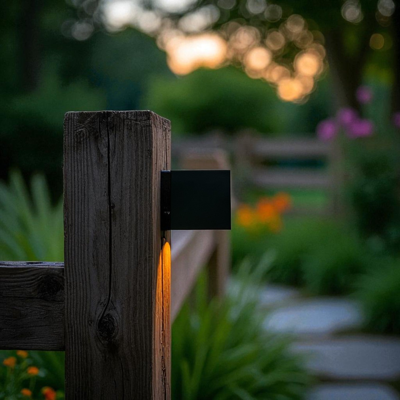 Cube Solar Outdoor Wall Light